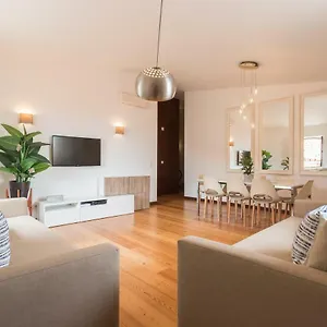Appartement Alfama Modern Two-bedroom W/ River View And Parking - By Lu Holidays, Lisboa